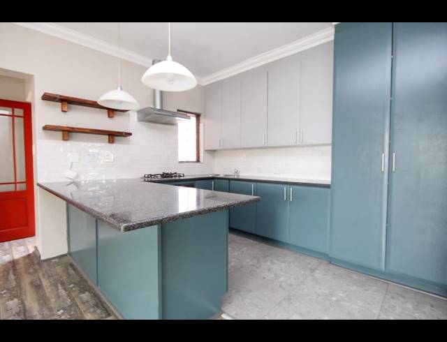 3 BEDROOM TOWNHOUSE FOR SALE IN THATCHFIELD